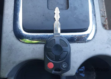 2011 Ford Escape Xlt Automatic z USA, uszkodzony, nr VIN 1FMCU9DG7BKB68752